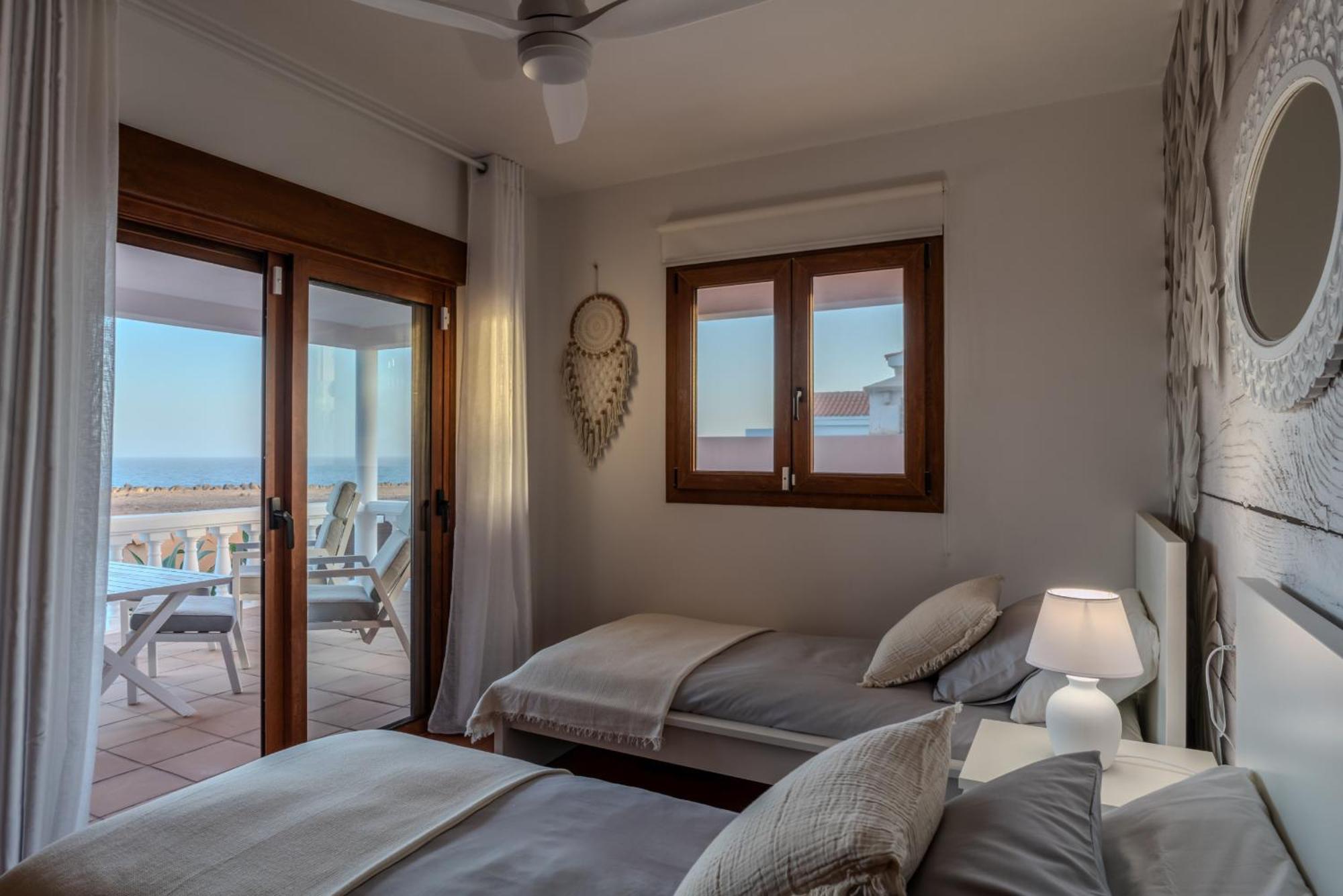 Villa Oceana - Cliffside Retreat كوستا دي أنتيجوا المظهر الخارجي الصورة